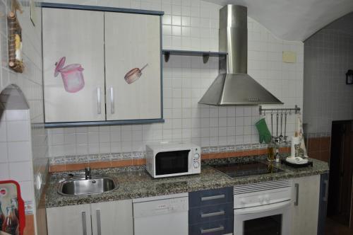 Apartamentos La Casa Pintada Caces Exterior foto